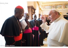 Papa aos bispos do Quénia: denunciar a violência