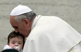 Papa reza pelas crianças vítimas de atentado na Síria e pelas vítimas do tufão nas Filipinas
