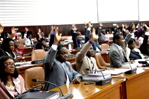 Convocada sessão plenária para aprovação definitiva do OGE/2013