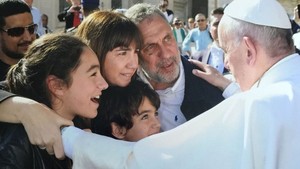 12 Refugiados sírios rumaram ao Vaticano com o Papa