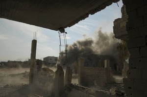 Forças sírias lançam Scud e bombas de fragmentação