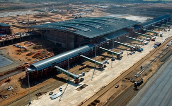 2017 Começa a funcionar novo Aeroporto