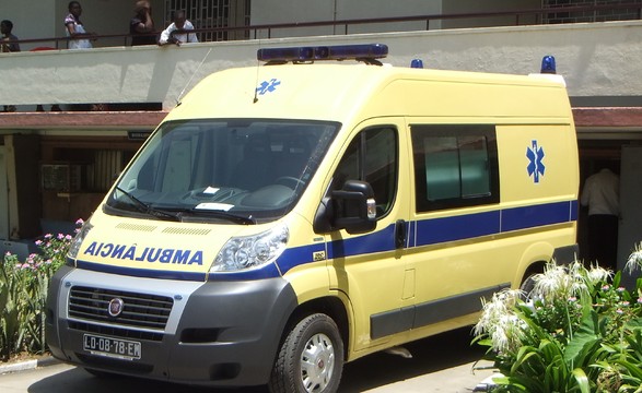 Embaixada da Itália doa ambulância ao Hospital pediátrico David Bernardino