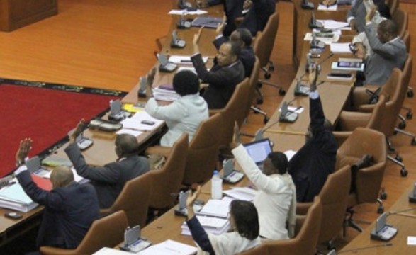 Parlamento prepara debate mensal diversificação da economia em cima da mesa 