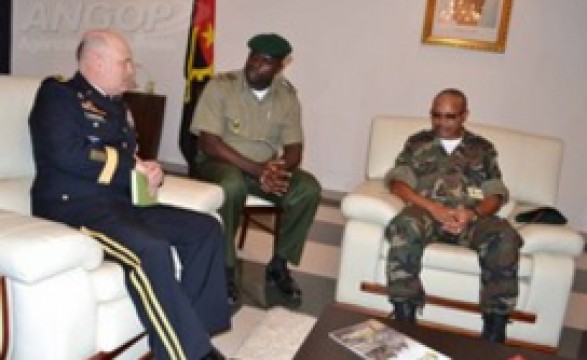 Exército: Angola e Norte-americana abordam cooperação bilateral