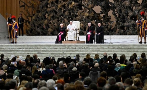 Papa: assim como os pastores, reconhecer na humildade a força do Menino Jesus