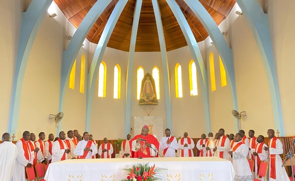 Diocese de Cabinda reza pelas almas de Dom Alexandre e Dom Eugénio