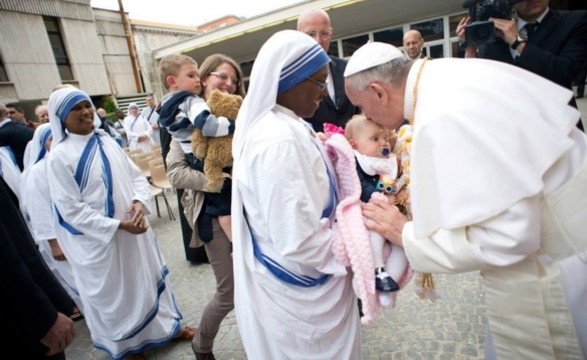 Papa encontra-se com responsáveis das organizações solidárias da igreja 