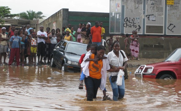 Aumentam os embaraços das chuvas em Luanda e no interior do país