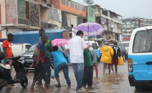 Bombeiros com o balanço dos estragos da chuva desta madrugada