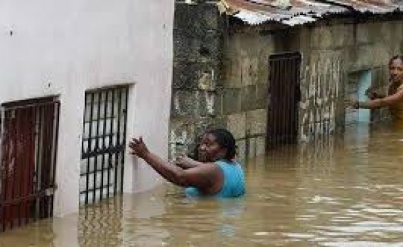 Sinistrados da chuva em Luanda recebem assistência 