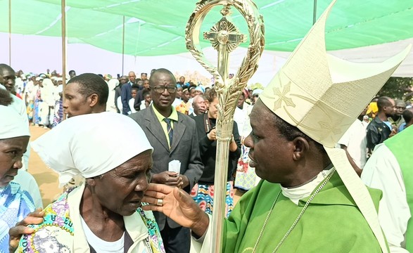 Bispo do Sumbe exorta cristãos a ser portador da alegria não da tristeza