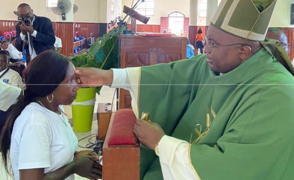 Um baptizado deve ser reconhecido também pela fé afirma bispo de Cabinda