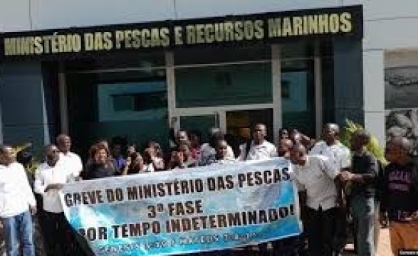 Greve no ministério das pescas e recursos marinhos