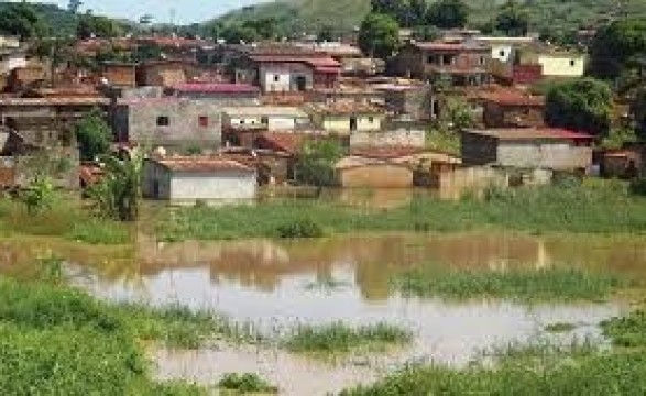 Inundações desalojam famílias em Ndalatando