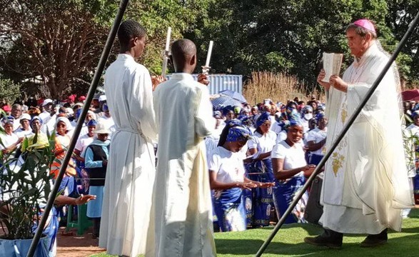 Para famílias sólidas, bispo do Lwena recomenda meditar juntos a palavra de Deus