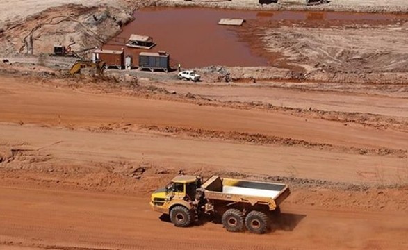 Sociedade mineira de Lunhinga suspende contrato com mais de 100 funcionários