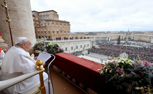 “Urbi et Orbi” Papa propõe perdão da dívida aos países pobres