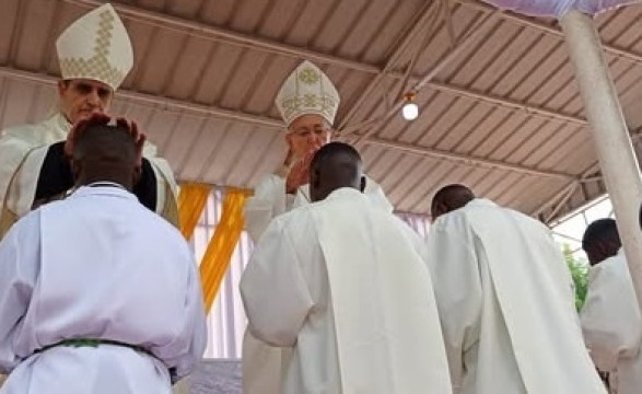 Diocese de Lwena reforçada com cinco novos diáconos e um sacerdote