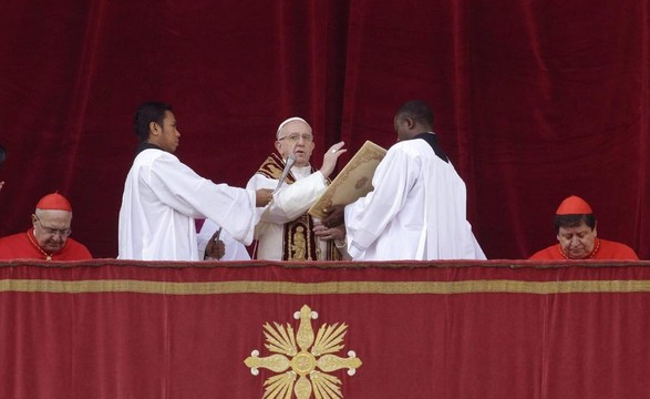 Papa apela comunidade internacional a trabalhar para o fim dos conflitos