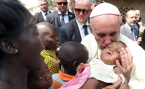 Ano da Misericórdia quer ser «momento privilegiado» de vivência da fé por um mundo «mais humano»