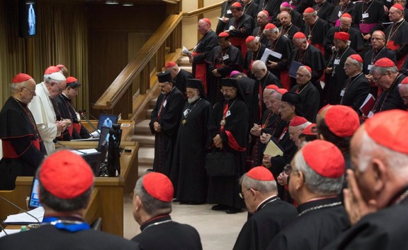 “A Alegria do Amor”: Papa defende maior abertura, acompanhamento e “discernimento” das situações dos católicos divorciados