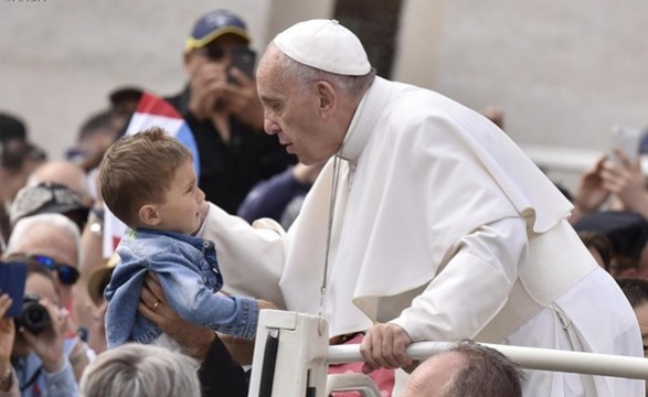 Papa na audiência “ a oração humilde obtêm misericórdia”