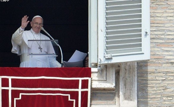 Testemunho cristão é uma experiência com Jesus, Papa no Regina Coeli