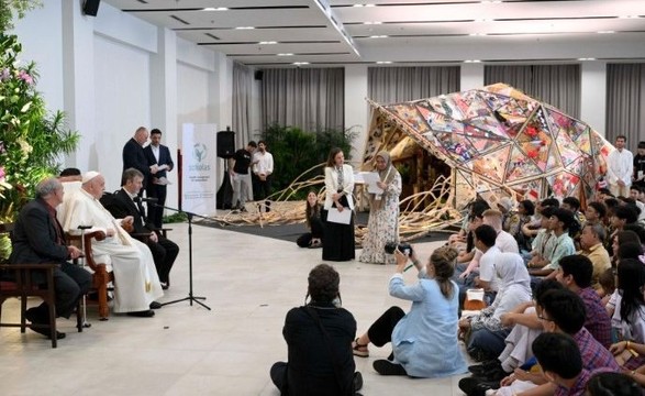 O Papa aos jovens de Scholas: não à guerra, ao invés, discutir entre amigos nos faz crescer