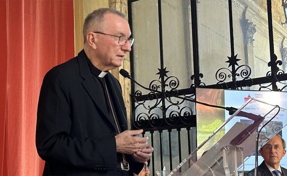 Parolin: a democracia está em crise, também aos católicos a missão de preenchê-la de valores