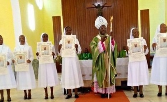 No Domingo dedicado as missões 9 irmãs de São José celebram bodas de Ouro