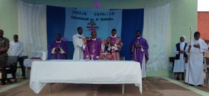 D. Kiala celebra Natal solidário na Comarca central de Malanje