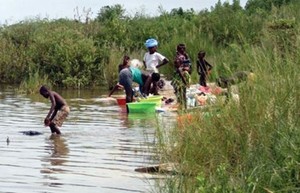 No Andulu: cidadãos consomem água de  lagoas