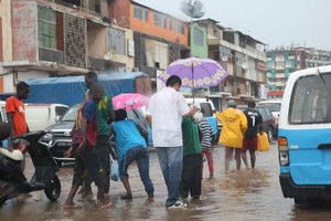 Bombeiros com o balanço dos estragos da chuva desta madrugada