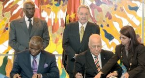 Angola/Cuba assinam acordos na construção civil e obras públicas 