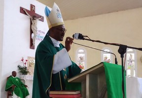 Bispo de Caxito exorta maior atenção dos governantes na elaboração das leis