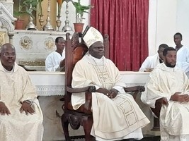 Bispo de São Tomé considera falsos profetas pessoas que pregam sem consistência