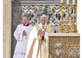 Papa afirma “escrever o Evangelho com gestos de misericórdia”