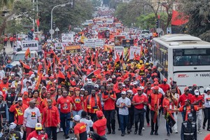 Na marcha de apoio a João Lourenço, secretário-geral do MPLA diz que o seu partido não está dividido