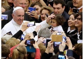 O homem está acima do mercado recorda o papa Francisco aos empresários