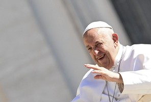 Democracia implica trabalhar em conjunto para resolver problemas que «dizem respeito a todos» – Papa