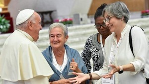 O Papa: ouvir as mulheres, que comumente sofrem com a falta de reconhecimento