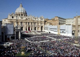 No Angelus Papa pede orações pela 1ª Conferência Humanitária Mundial