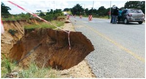 Ravinas ameaçam cortar a circulação rodoviária no Uíje