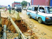 Chuvas em Luanda deixa vias cortadas