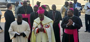 Dom Vicente toma posse como Bispo do Bié